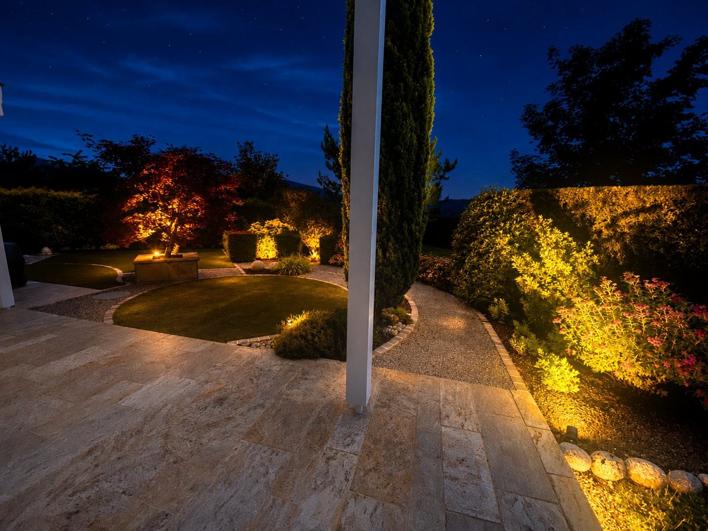 Mise en lumière paysagère, jardin de nuit, Alpine Lighting, Haute-Savoie